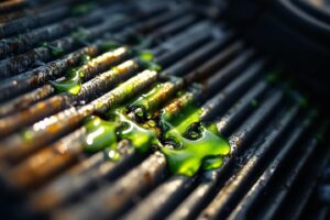 Fuite de liquide de refroidissement : causes, symptômes et solutions