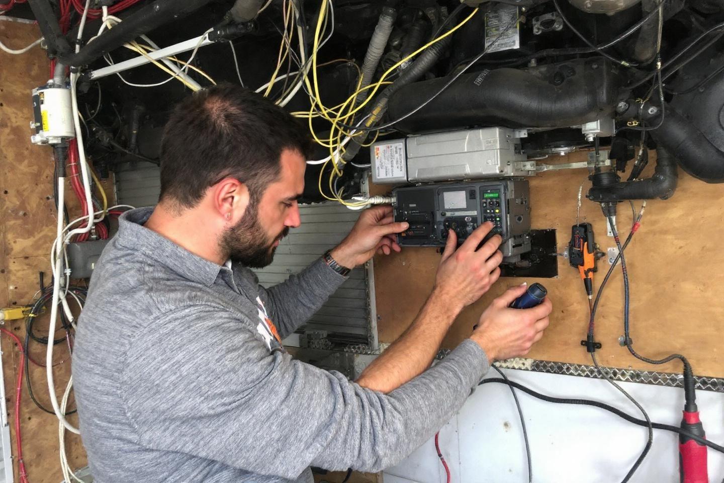 Schéma fusibles Peugeot Partner 1.6 HDi : guide complet