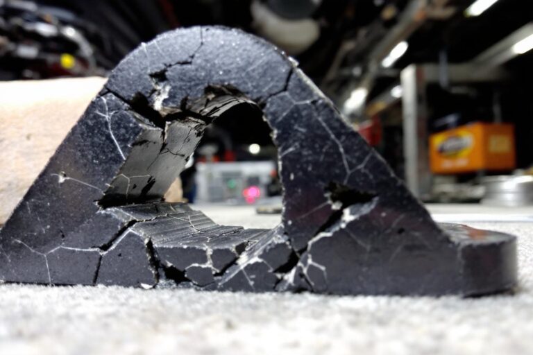 Silentbloc de liaison : rôle, signes d'usure et remplacement